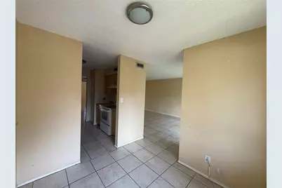 7512 Needle Leaf Place #52, Tampa, FL 33617 - Photo 8