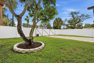 1919 42nd St S, Saint Petersburg, FL 33711 - Photo 32