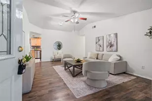 9403 Afton Ct, Tampa, FL 33615 - Photo 4