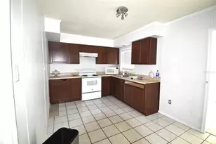 204 Shore Dr W, Oldsmar, FL 34677 - Photo 4