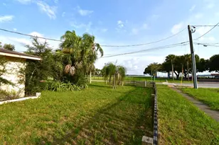 204 Shore Dr W, Oldsmar, FL 34677 - Photo 18