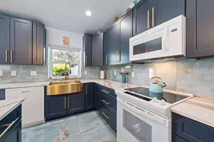 2050 W Bay Dr, Largo, FL 33770 - Photo 14