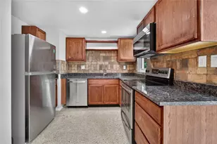 506 Shamrock Rd, Brandon, FL 33511 - Photo 12