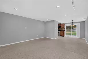 506 Shamrock Rd, Brandon, FL 33511 - Photo 8