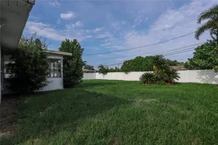 10011 110th St, Seminole, FL 33772 - Photo 6