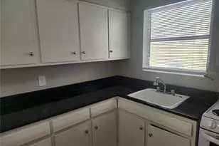 487 1st St S, Saint Petersburg, FL 33701 - Photo 8