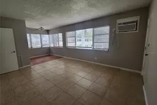 487 1st St S, Saint Petersburg, FL 33701 - Photo 4