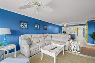 9525 Blind Pass Rd, Saint Petersburg, FL 33706 - Photo 18