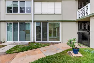 4885 1st St NE, Saint Petersburg, FL 33703 - Photo 18