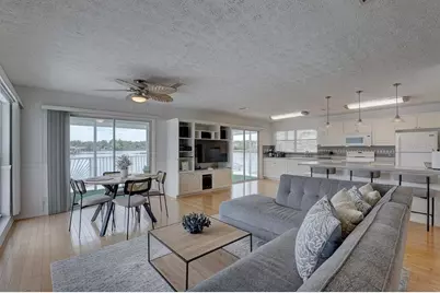 9914 Alavista Drive, Gibsonton, FL 33534 - Photo 4