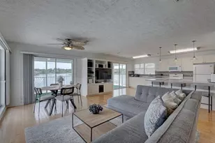 9914 Alavista Dr, Gibsonton, FL 33534 - Photo 4