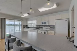 9914 Alavista Dr, Gibsonton, FL 33534 - Photo 8