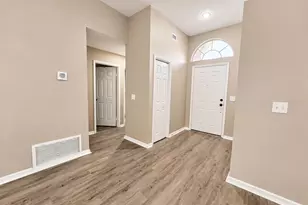 28427 Sunvale Pl, Wesley Chapel, FL 33543 - Photo 4