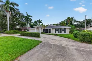 201 Snell Isle Blvd NE, Saint Petersburg, FL 33704 - Photo 4
