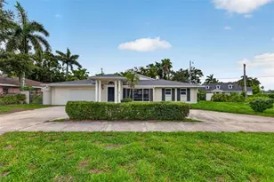 201 Snell Isle Blvd NE, Saint Petersburg, FL 33704 - Photo 1