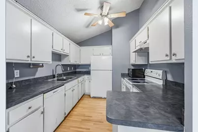 3002 W Cleveland Street #A8, Tampa, FL 33609 - Photo 8