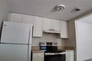 8512 Oleander Flower Ln, Tampa, FL 33614 - Photo 10