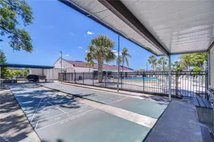 13870 Oakwood Ln, Seminole, FL 33776 - Photo 18
