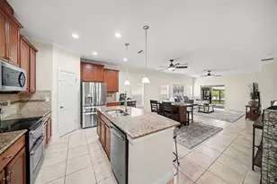 2722 Winglewood Cir, Lutz, FL 33558 - Photo 2
