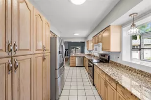 7002 Applewood Ct, Tampa, FL 33615 - Photo 16