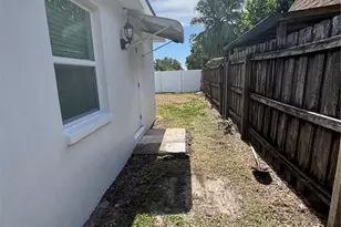 674 Heritage Ln, Largo, FL 33770 - Photo 18
