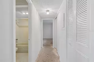 1900 68th St N, Saint Petersburg, FL 33710 - Photo 30