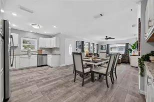 2711 27th Ave Dr W, Bradenton, FL 34205 - Photo 10