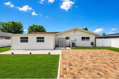 2711 27th Avenue Drive W, Bradenton, FL 34205 - Photo 4