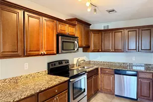 4728 Beach Dr SE, Saint Petersburg, FL 33705 - Photo 6