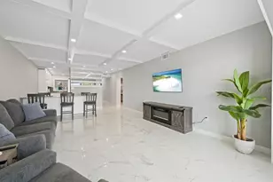 6061 2nd St E, Saint Petersburg, FL 33706 - Photo 14