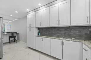 6061 2nd St E, Saint Petersburg, FL 33706 - Photo 8