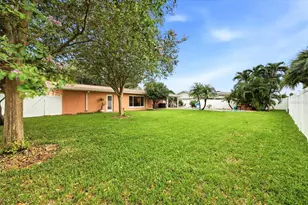 8805 Kenwood Rd, Seminole, FL 33777 - Photo 34