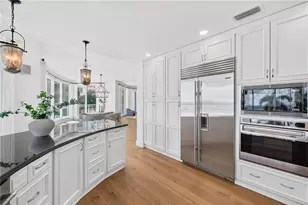 180 Beach Dr NE, Saint Petersburg, FL 33701 - Photo 16