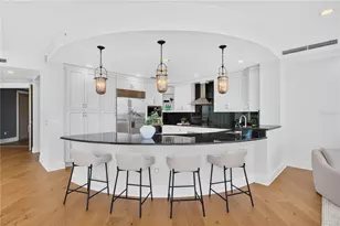 180 Beach Dr NE, Saint Petersburg, FL 33701 - Photo 16