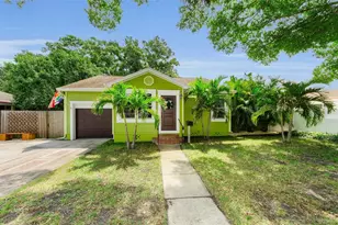 3021 15th St N, Saint Petersburg, FL 33704 - Photo 2