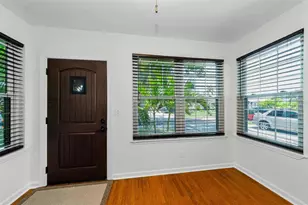 3021 15th St N, Saint Petersburg, FL 33704 - Photo 8