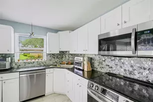 121 Aspen Cir, Seminole, FL 33777 - Photo 20