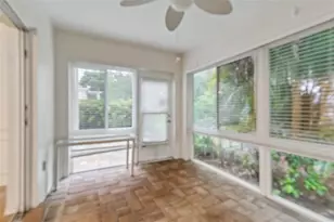 10387 Carrollwood Ln, Tampa, FL 33618 - Photo 40