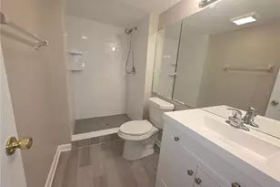 2049 Skimmer Ct W, Clearwater, FL 33762 - Photo 10