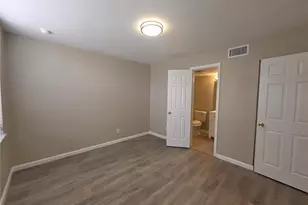 2049 Skimmer Ct W, Clearwater, FL 33762 - Photo 12