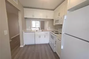2049 Skimmer Ct W, Clearwater, FL 33762 - Photo 4