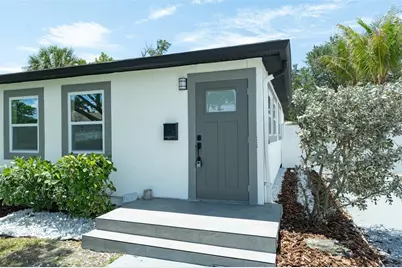 116 85th Avenue N, Saint Petersburg, FL 33702 - Photo 4
