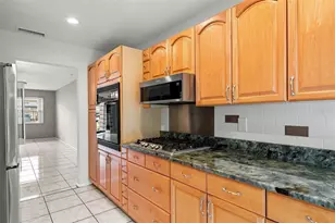 5990 Terrace Park Dr N, Saint Petersburg, FL 33709 - Photo 10