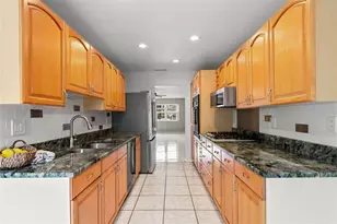 5990 Terrace Park Dr N, Saint Petersburg, FL 33709 - Photo 8