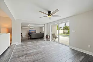 7073 S Shore Dr S, Saint Petersburg, FL 33707 - Photo 14