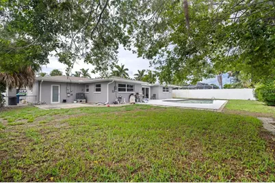 7073 S Shore Drive S, Saint Petersburg, FL 33707 - Photo 32