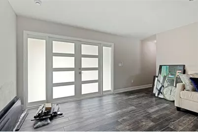 7073 S Shore Drive S, Saint Petersburg, FL 33707 - Photo 4