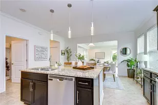 4749 Rolling Green Dr, Wesley Chapel, FL 33543 - Photo 8