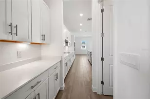 6020 Mound Key Run, Lakewood Ranch, FL 34211 - Photo 2