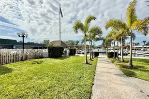 7150 N Tamiami Trl, Sarasota, FL 34243 - Photo 34
